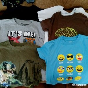 Boys Novelty Graphic Tee Shirt Lot size small 6 7